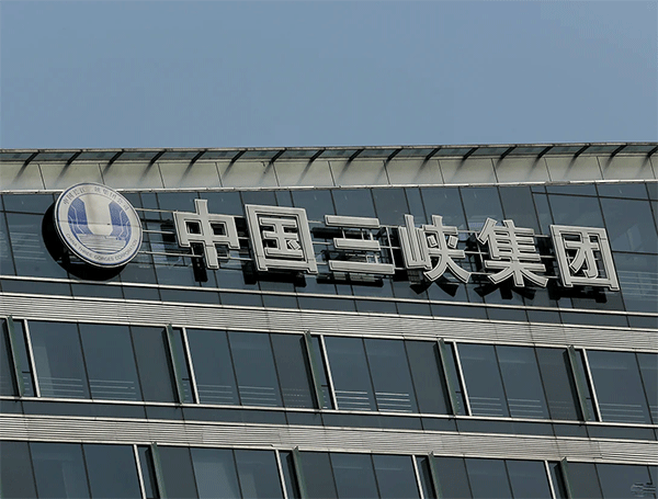樓頂大型發(fā)光字制作安裝報價方案，可私咨詢哦